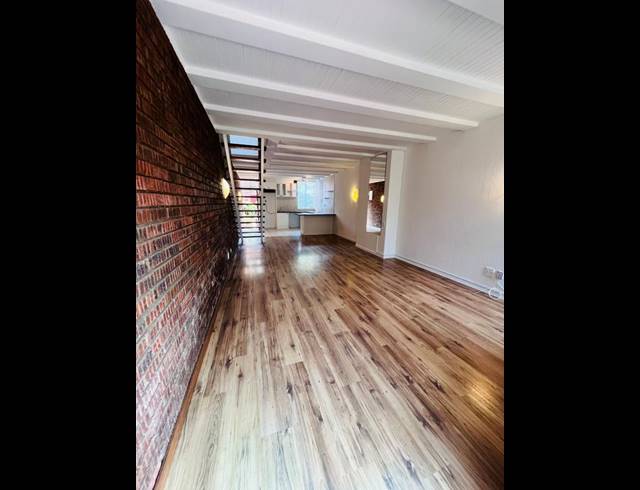 2 BEDROOM TOWNHOUSE FOR SALE IN THE HILL